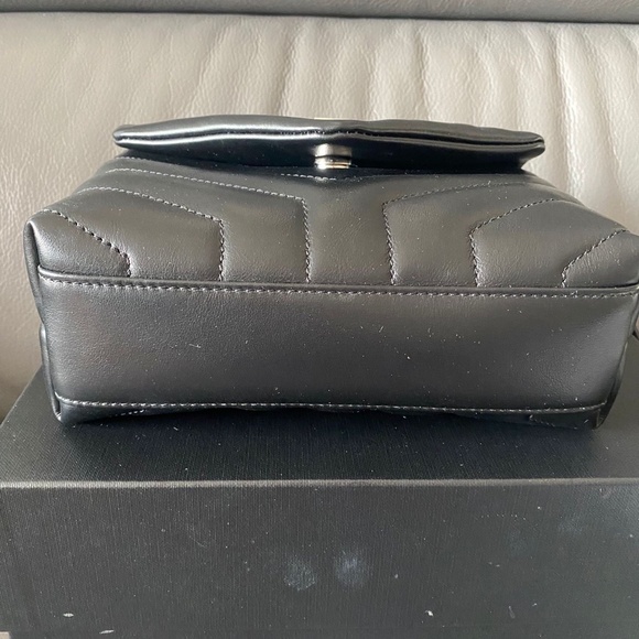 YSL Loulou Toy - Picture 6 of 14